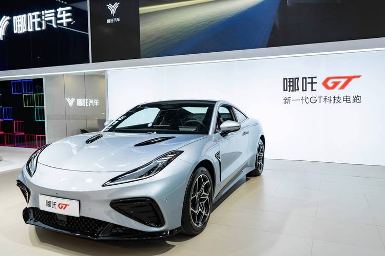 重庆垫江县运月蓝企业管理咨询哪吒汽车在智能汽车领域的表现，领途汽车在新能源汽车市场中的影响力